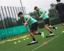 扉をあけて歌词