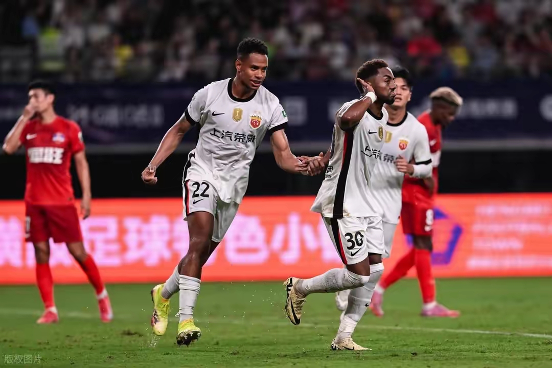 爱游戏入口-冲刺阶段欧联焦点战，上海海港刷新队史纪录，媒体盛赞，轮换策略成焦点(美军将从菲撤离导弹)