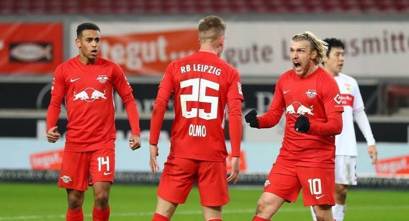 爱游戏在线-里程碑夜斯图加特完成体检，欧冠集结日刷纪录，底气十足，心理建设被强调(减速机加油方法图解)